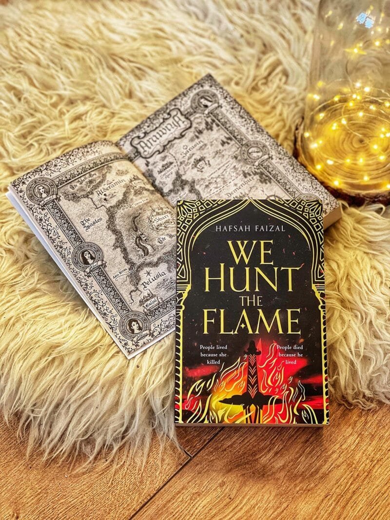 ⁦We Hunt the Flame (Sands of Arawiya #1)⁩ - الصورة ⁦2⁩